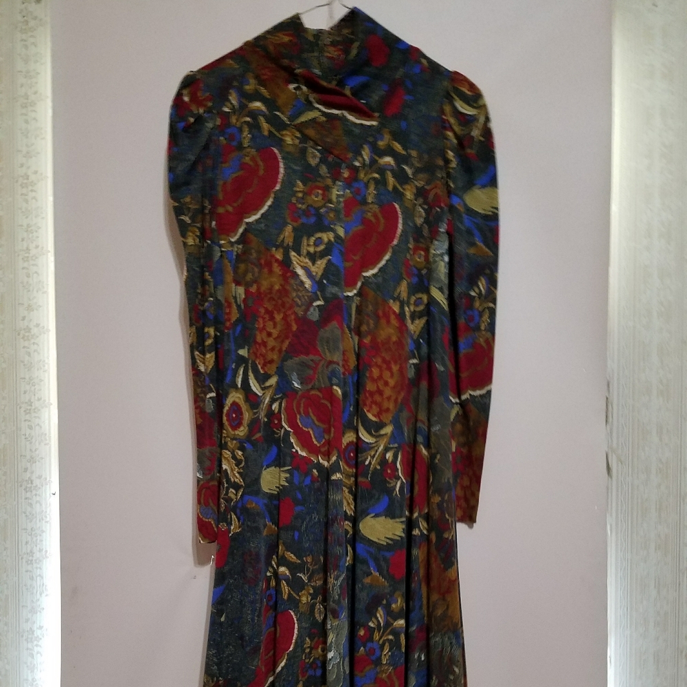 Dress - Picture 7 of 7